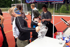 Bierkrugstemmen beim Sommerfest der Dominikus Savio Schule Pfaffendorf