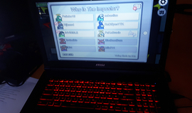 Computerbildschirm zeigt Szene des online-Spiels Among us